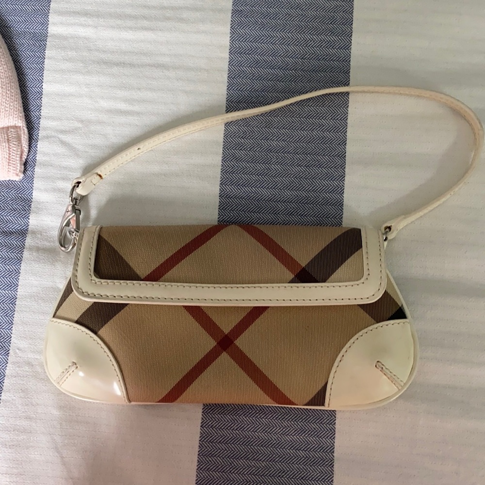 Burberry clutch